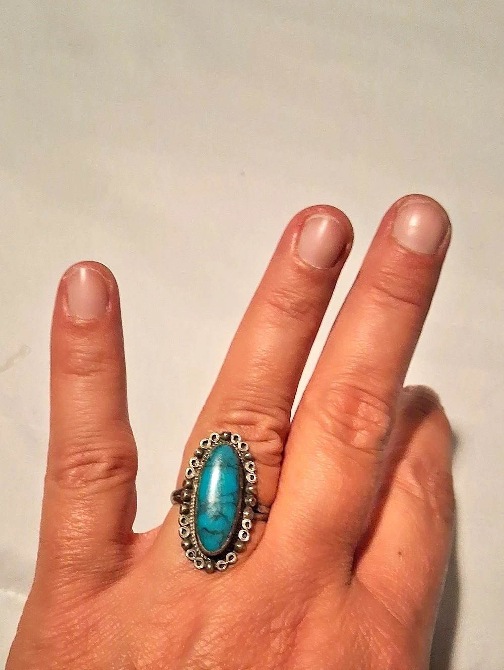Vintage Southwest Turquoise Oval Sterling Silver Ring
